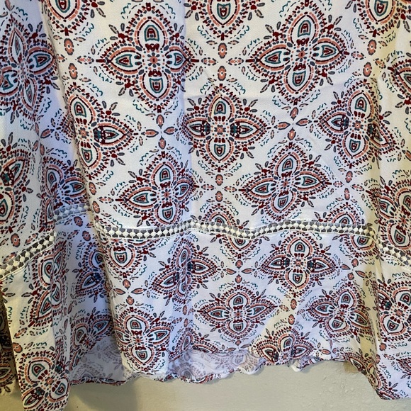 MADELINE & MONROE BLOUSE SIZE XL GREAT CONDITION - Picture 4 of 5